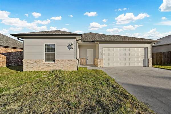 306 Hoover Drive, Mabank, TX 75156