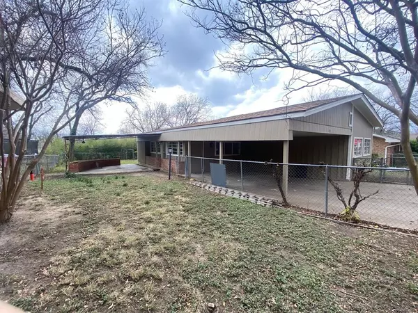 Comanche, TX 76442,400 W Highland Avenue