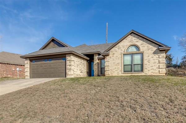 108 Parkwood Court, Azle, TX 76020