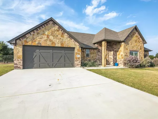 3015 Louie Lane, Springtown, TX 76082