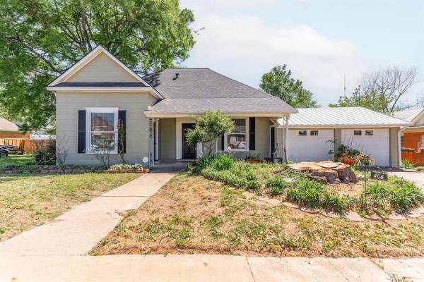 Overton, TX 75684,406 E Henderston Street