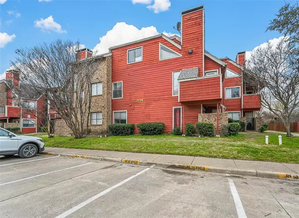 Dallas, TX 75243,9825 Walnut Street #206