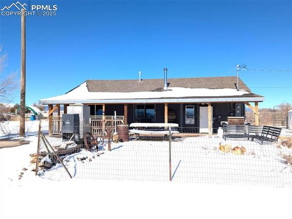 25 Grant ST, Penrose, CO 81240