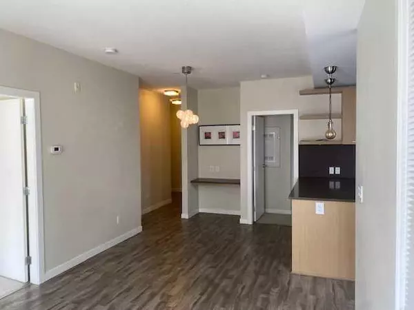 Calgary, AB T2E 3S7,707 4 ST NE #201