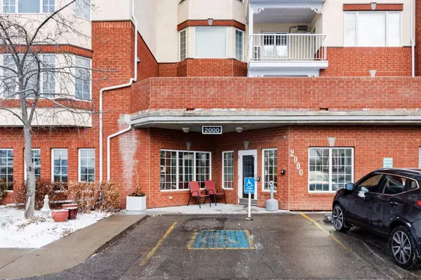 Calgary, AB T3H 3N7,2309 Sienna Park GN SW #309