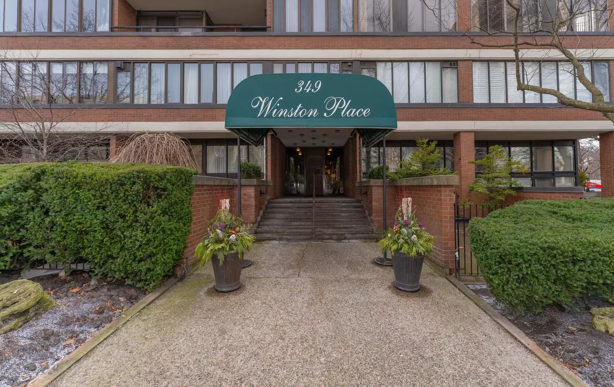 Toronto C02, ON M5P 1M3,349 St.Clair AVE W #402