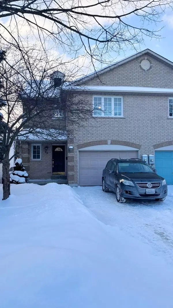 48 Downing CRES, Barrie, ON L4N 8V6