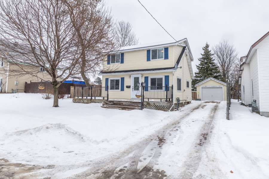 407 Lynn ST, Renfrew, ON K8A 4Y4