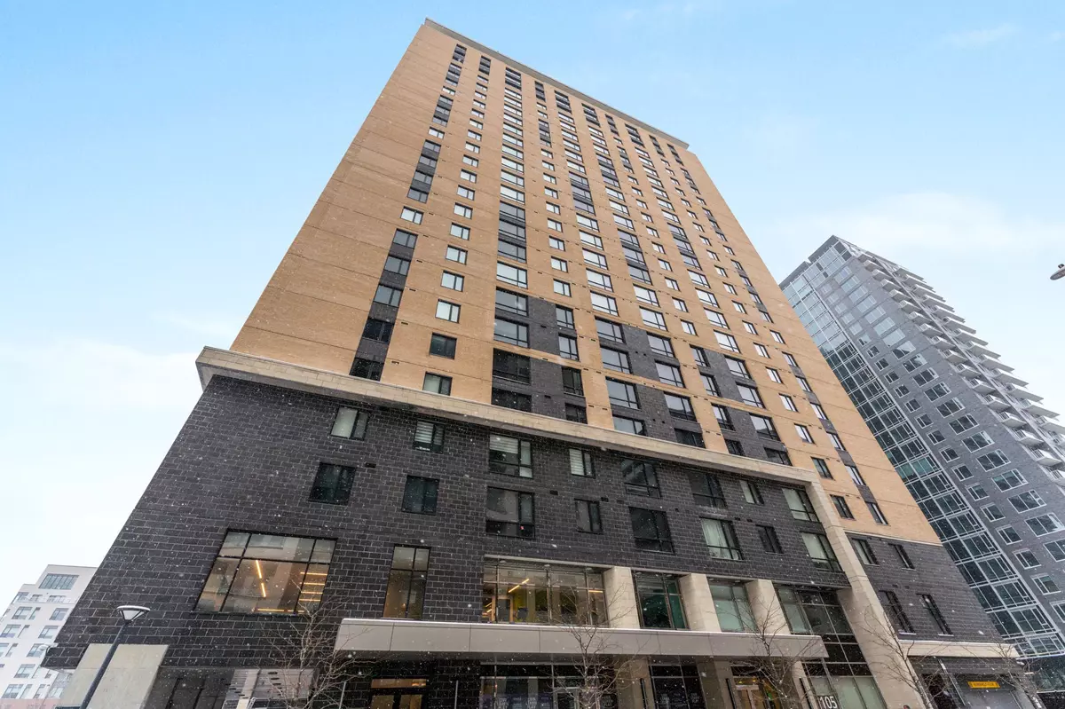 Dows Lake - Civic Hospital And Area, ON K1S 5E5,105 Champagne AVE S #1007