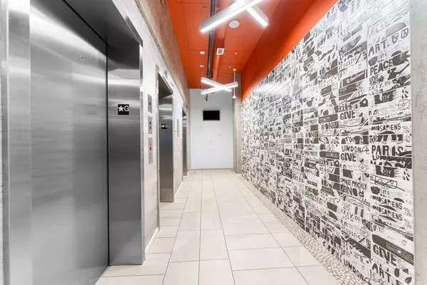 Dows Lake - Civic Hospital And Area, ON K1S 5E5,105 Champagne AVE S #1007