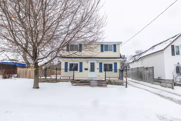 Renfrew, ON K8A 4Y4,407 Lynn ST