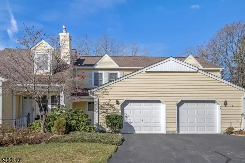 53 Carriage Ln, Newton Town, NJ 07860