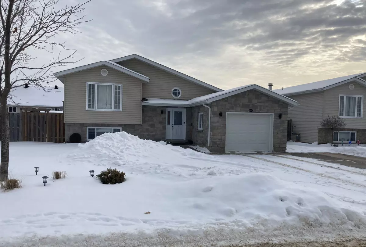 Renfrew, ON K8H 0A6,1033 Riverstone TRL