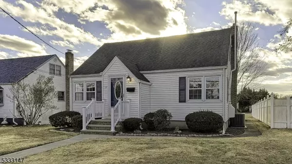 34 Schuyler Ave, Pompton Lakes Boro, NJ 07442