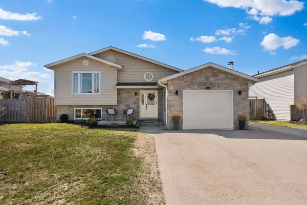 Renfrew, ON K8H 0A6,1033 Riverstone TRL