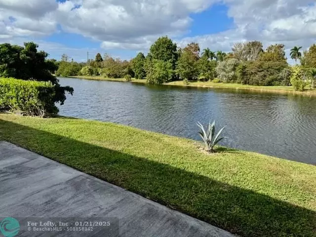 Boca Raton, FL 33433,8829 Bella Vista Dr  #282