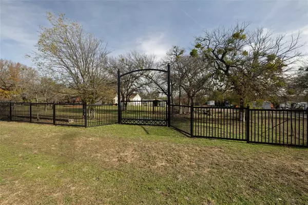 6960 Bridle Bit Trail, Fort Worth, TX 76135