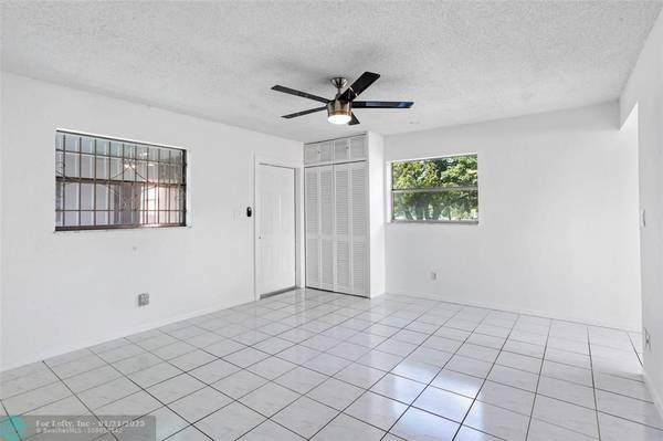 Pompano Beach, FL 33060,336 SW 1st St  #B-5