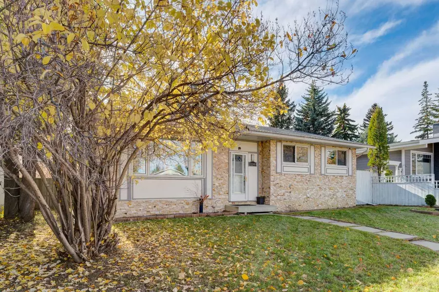 11140 Braeside DR Southwest, Calgary, AB T2W 1C3