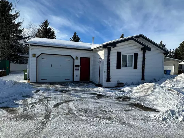 2341 Danielle DR, Red Deer, AB T4R 2Z8