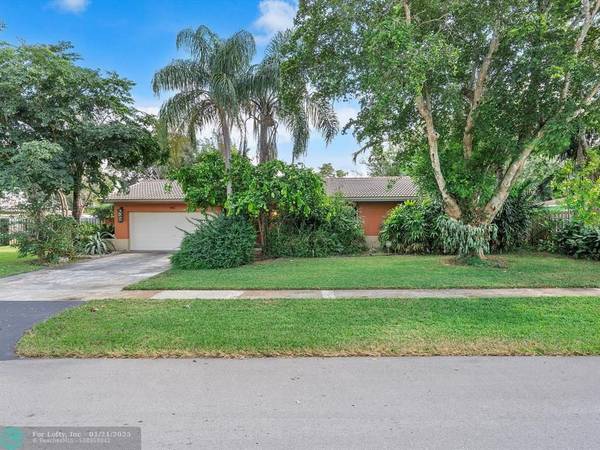 940 SW 69th Ave, Plantation, FL 33317