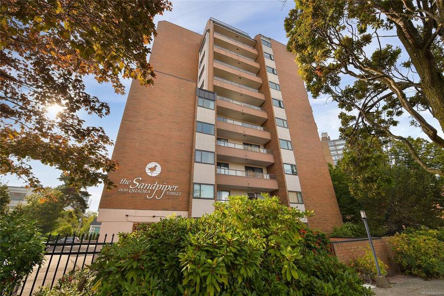 1630 Quadra St #501, Victoria, BC V8W 3J5