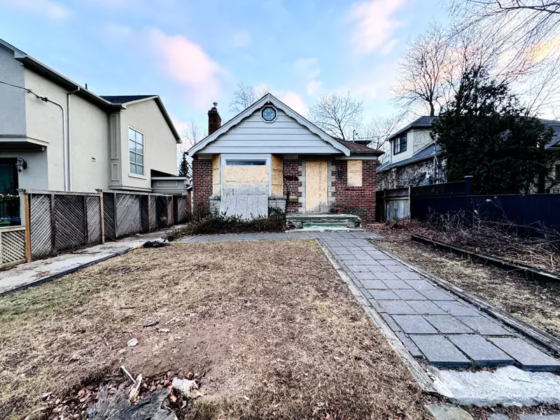 207 Glen RD, Toronto C09, ON M4W 2X2