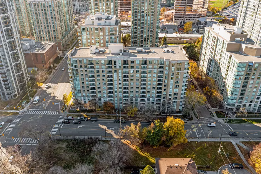 39 Pemberton AVE #105, Toronto C14, ON M2M 4L6