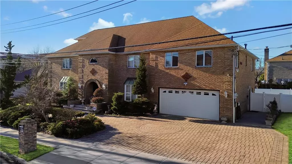 Staten  Island, NY 10312,120 Bennett PL