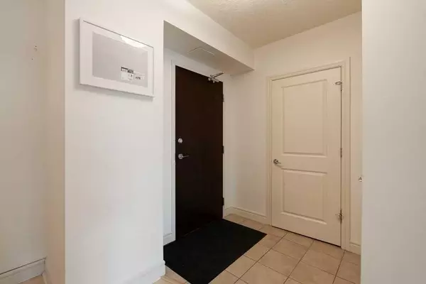 Calgary, AB T2P 5P6,920 5 AVE Southwest #604