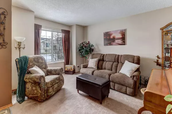 Calgary, AB T3J 3S1,162 Martin Crossing Close NE