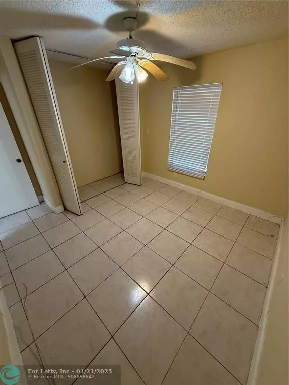 Pembroke Pines, FL 33026,1341 E Golfview Dr  #1341