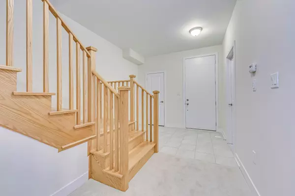 Oakville, ON L6H 7G1,3103 Meadowridge DR