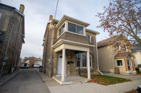 60 William ST #Upper, Brantford, ON N3T 3K5