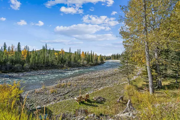 Bragg Creek, AB T0L0K0,67 Bracken PT