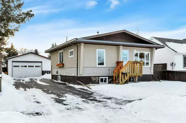 4725 48 AVE, Lacombe, AB T4L 1N2