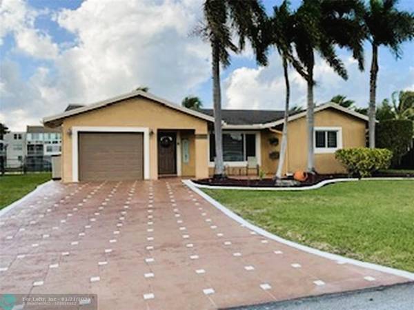 6703 NW 93 AV, Tamarac, FL 33321