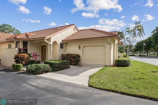 8292 Waterline Dr, Boynton Beach, FL 33472