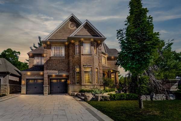 2 Beauvista CT, Vaughan, ON L4H 3G6