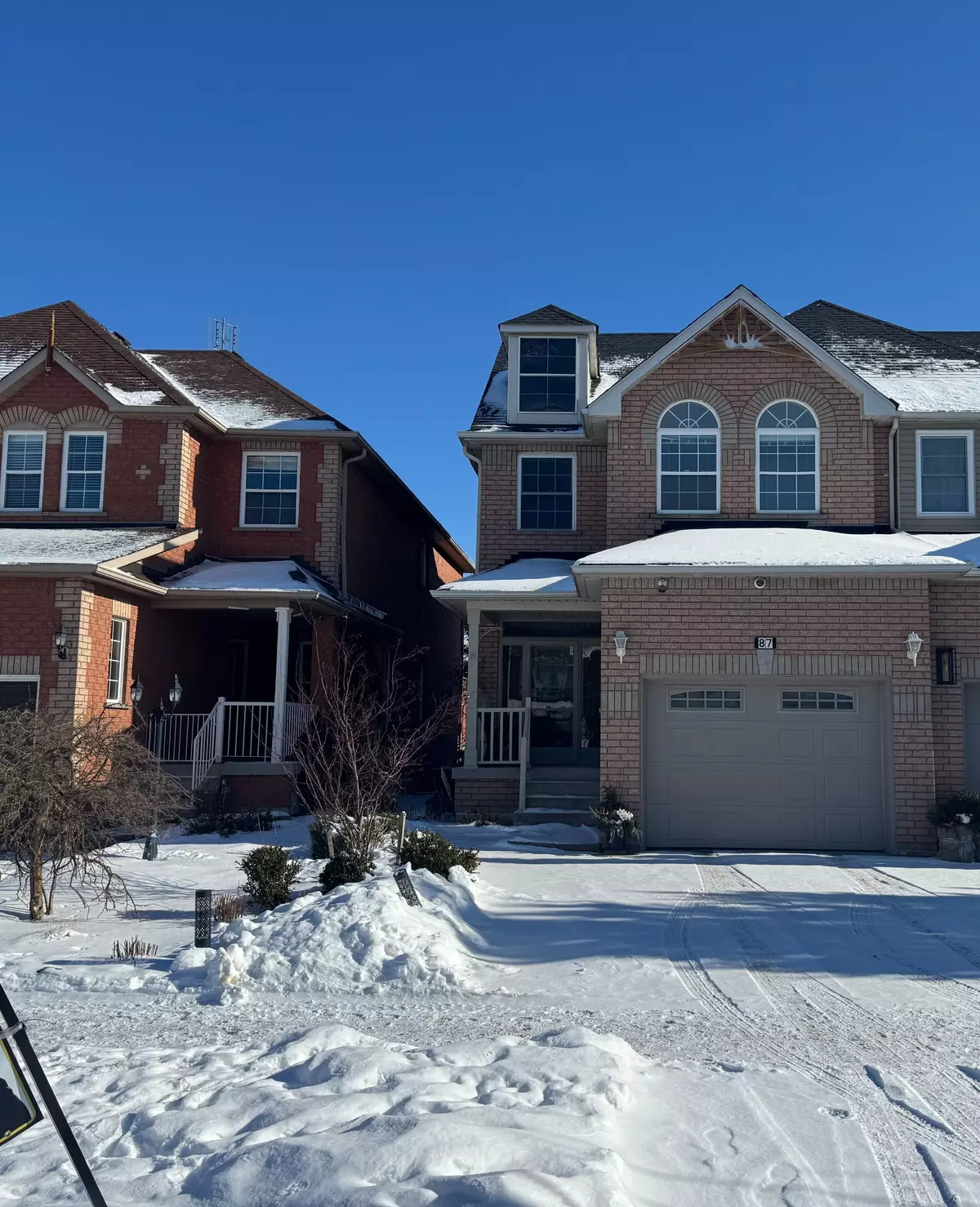 Richmond Hill, ON L4E 3X4,87 English Oak DR #MAIN