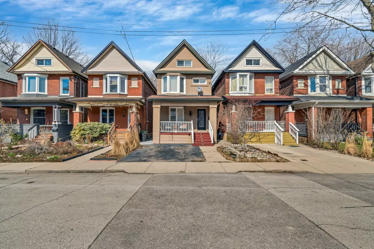 Hamilton, ON L8M 1R2,17 Avalon PL