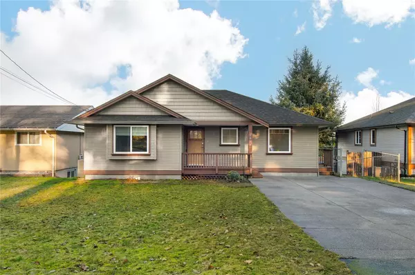 2098 Arden Rd, Courtenay, BC V9N 9J7