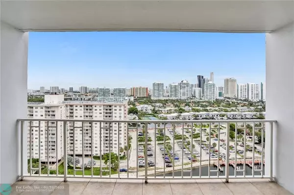 Sunny Isles Beach, FL 33160,500 Bayview Dr  #2023