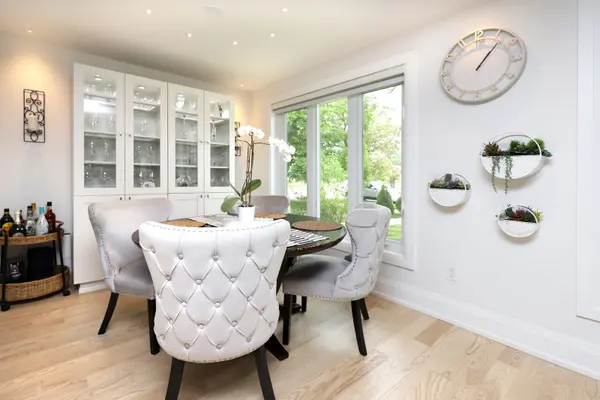 Toronto W10, ON M9W 5K3,8 Humheller RD