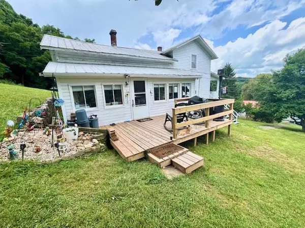 2161 Loafers Rest Rd, Austinville, VA 24312