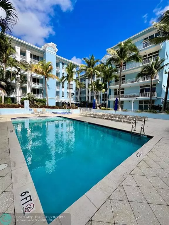 Deerfield Beach, FL 33441,701 SE 21st Ave  #305