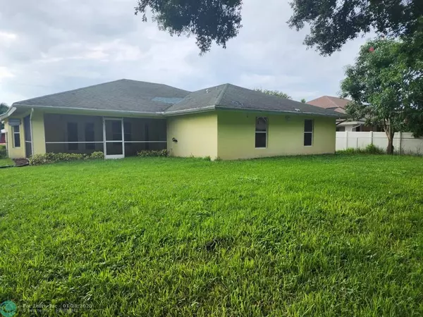 Fort Pierce, FL 34982,5406 Hickory Dr  #8