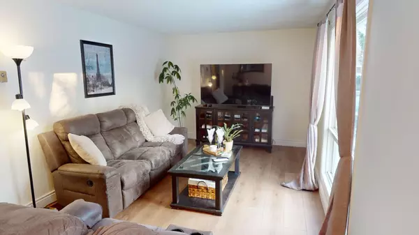 Renfrew, ON K8A 8G7,183 Cecil ST E