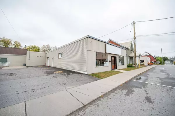 Renfrew, ON K7V 1M5,115-125 PLAUNT ST S