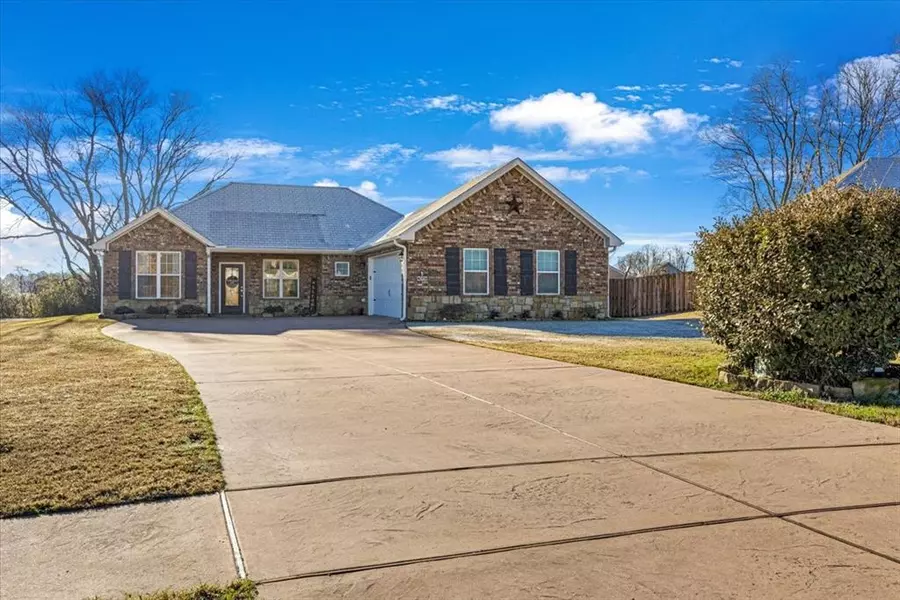 672 Linus Lane, Lindale, TX 75771